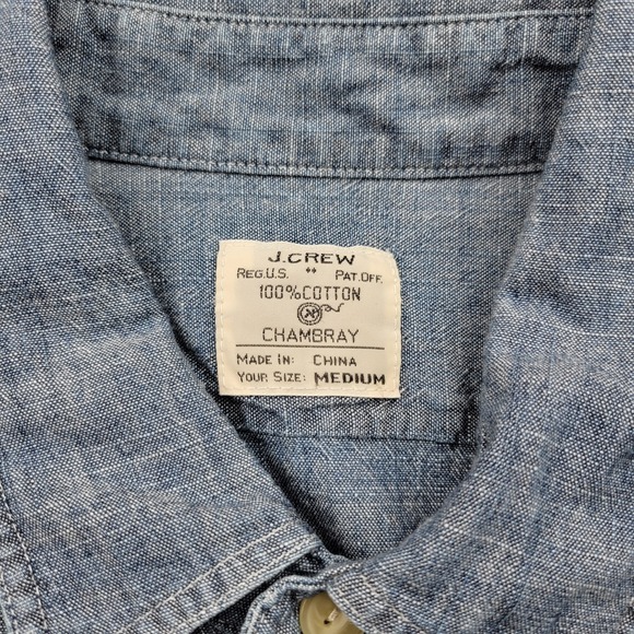 J.Crew Short Sleeve Chambray Button Up Shirt Womans Medium / Blue /Lightweight - Picture 4 of 7